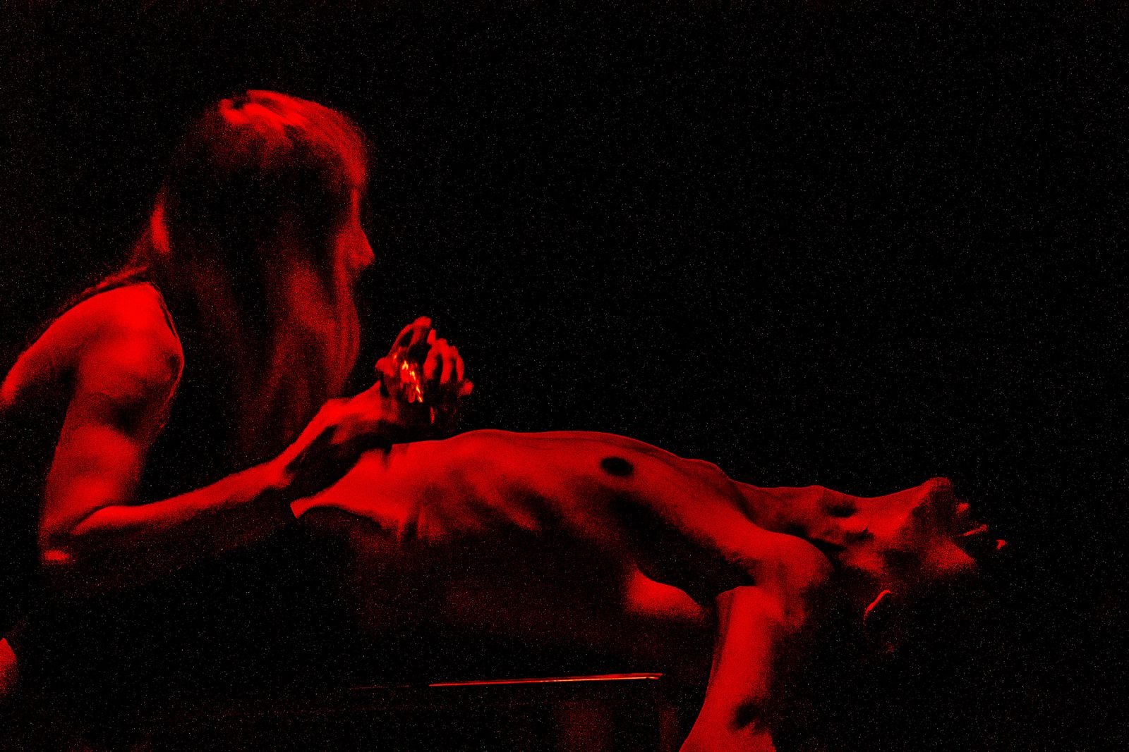 Obra: ¡Cómeme, por favor! Dir. Armando Ariza. Foto cortesía Ingrid Hincapié @ongridpixels © 2025